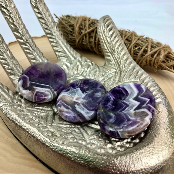 Amethyst thumb stone oval worry stones healing crystal rock palm stone - Picture 8 of 11